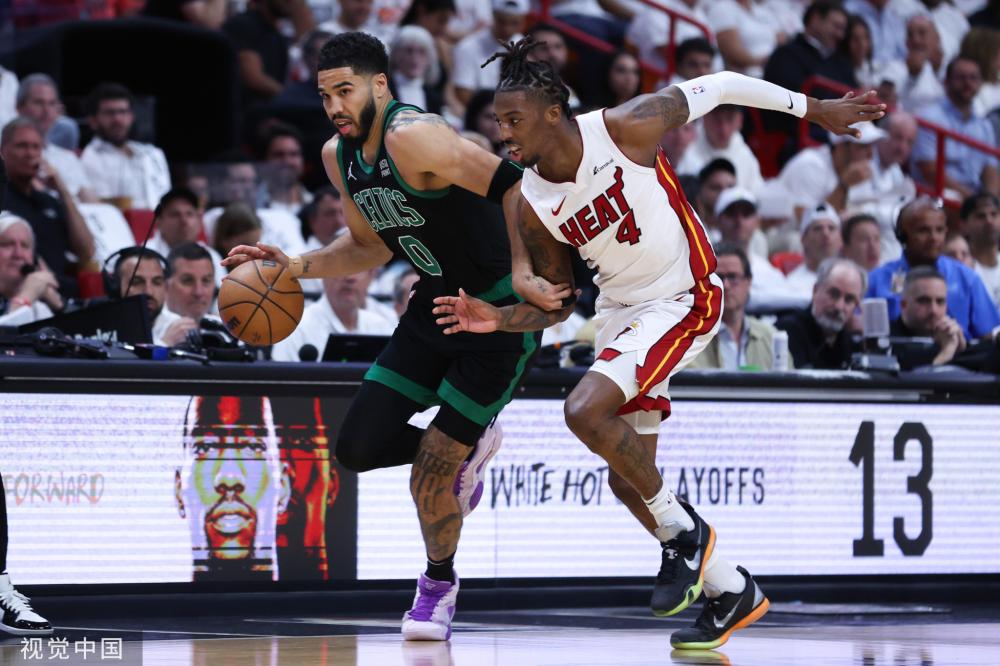 柱飞出底线 柱飞出底线